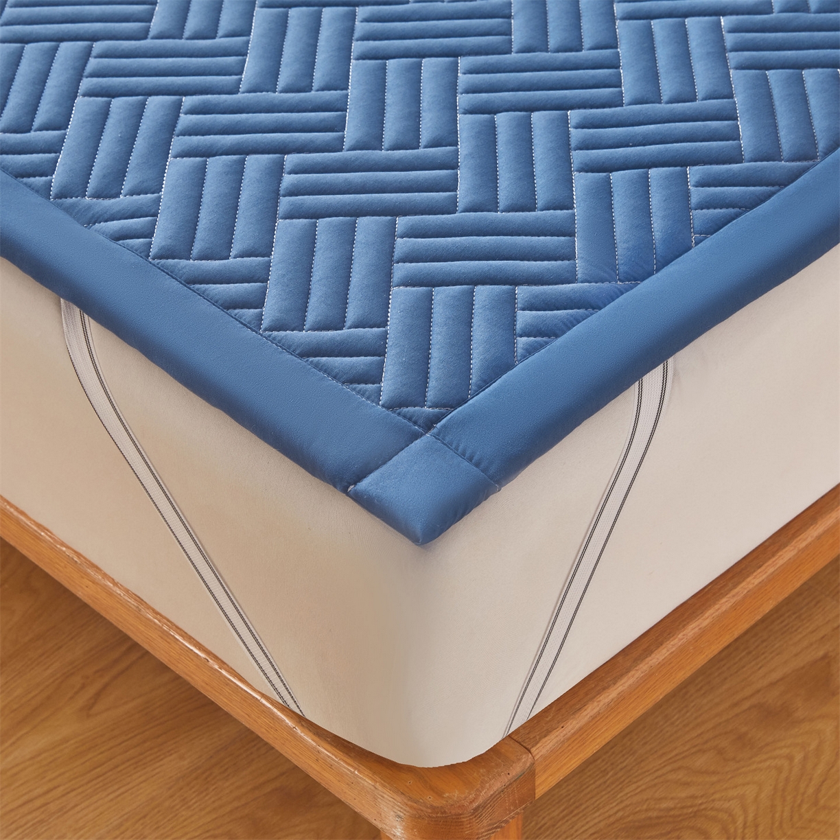 91家纺网 家纺一手货源 找家纺 雯豆家纺 2025新品四季款加厚床褥垫子床垫保护垫四季通用 摩登-黛蓝