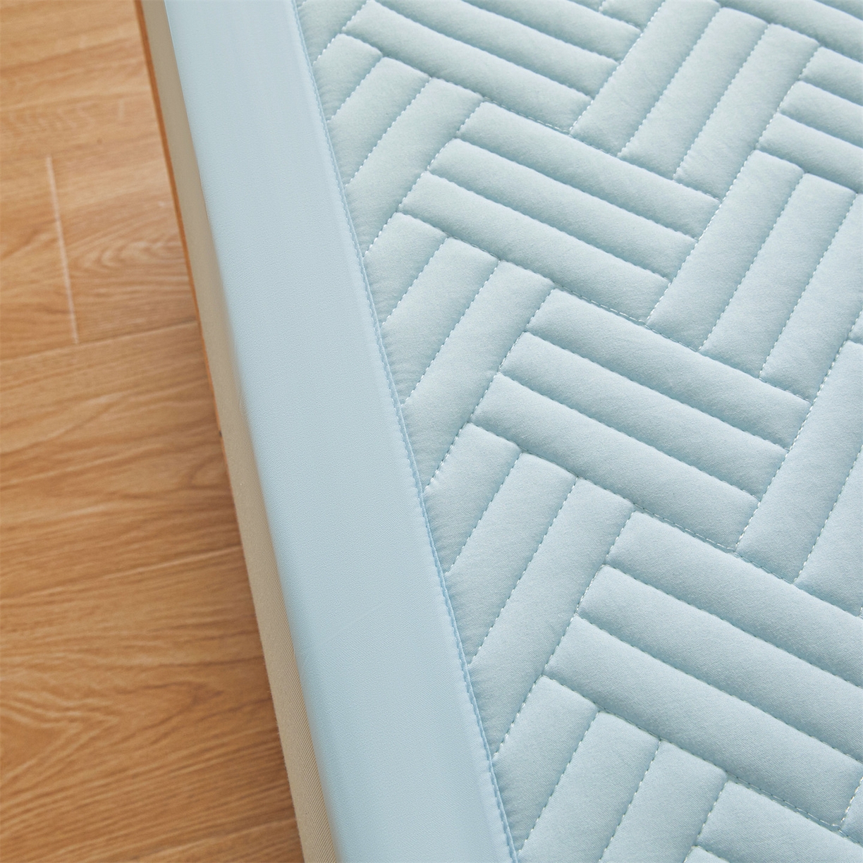 91家纺网 家纺一手货源 找家纺 雯豆家纺 2025新品四季款加厚床褥垫子床垫保护垫四季通用 摩登-淡水蓝