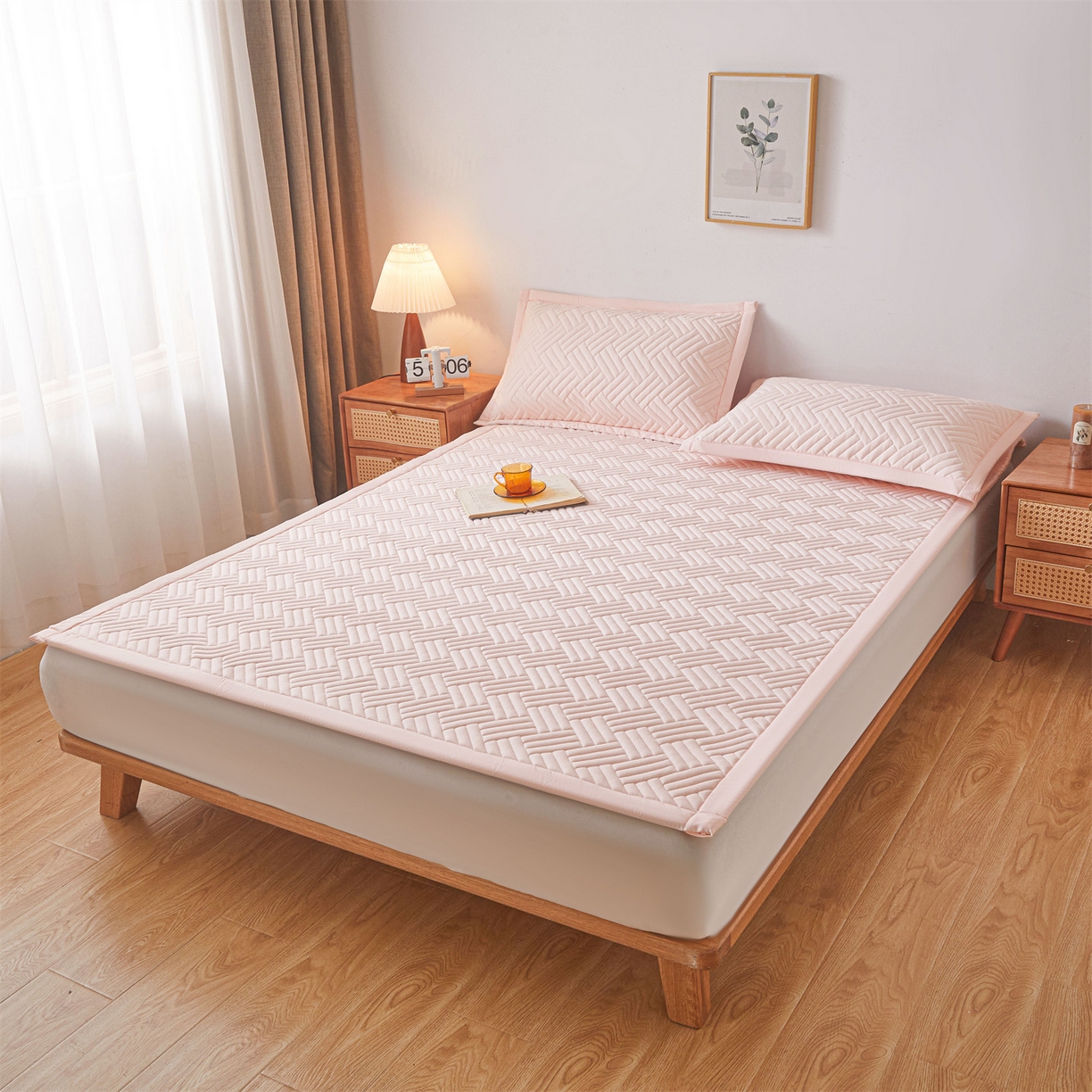 91家纺网 家纺一手货源 找家纺 雯豆家纺 2025新品四季款加厚床褥垫子床垫保护垫四季通用 摩登-密合粉