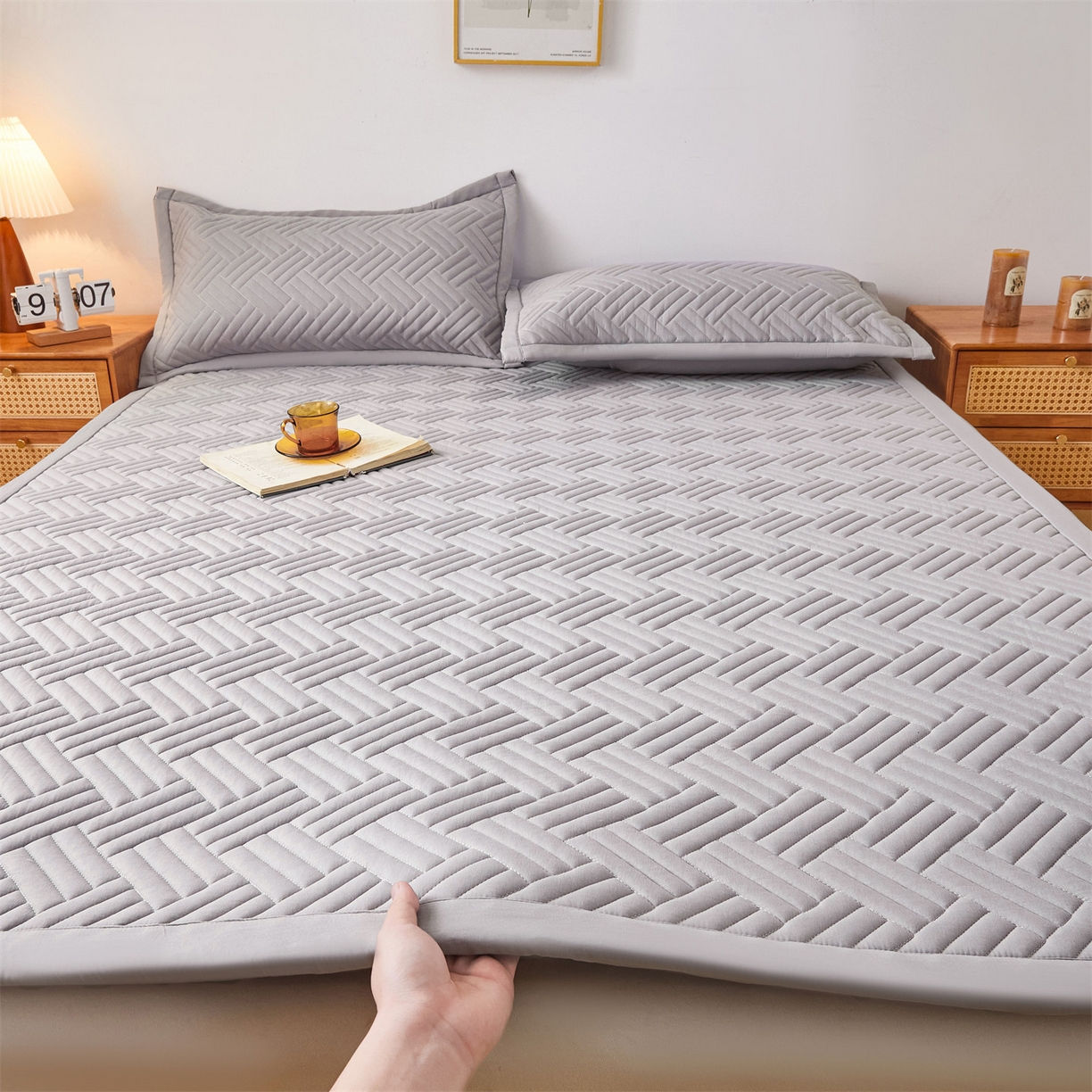 91家纺网 家纺一手货源 找家纺 雯豆家纺 2025新品四季款加厚床褥垫子床垫保护垫四季通用 摩登-暮云灰