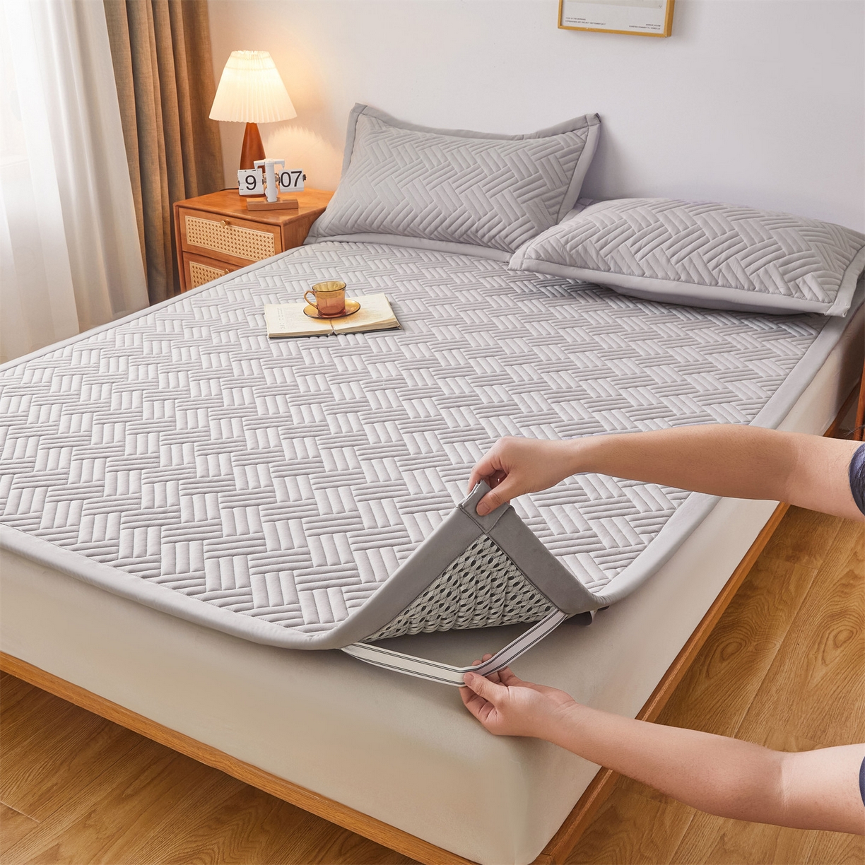 91家纺网 家纺一手货源 找家纺 雯豆家纺 2025新品四季款加厚床褥垫子床垫保护垫四季通用 摩登-暮云灰