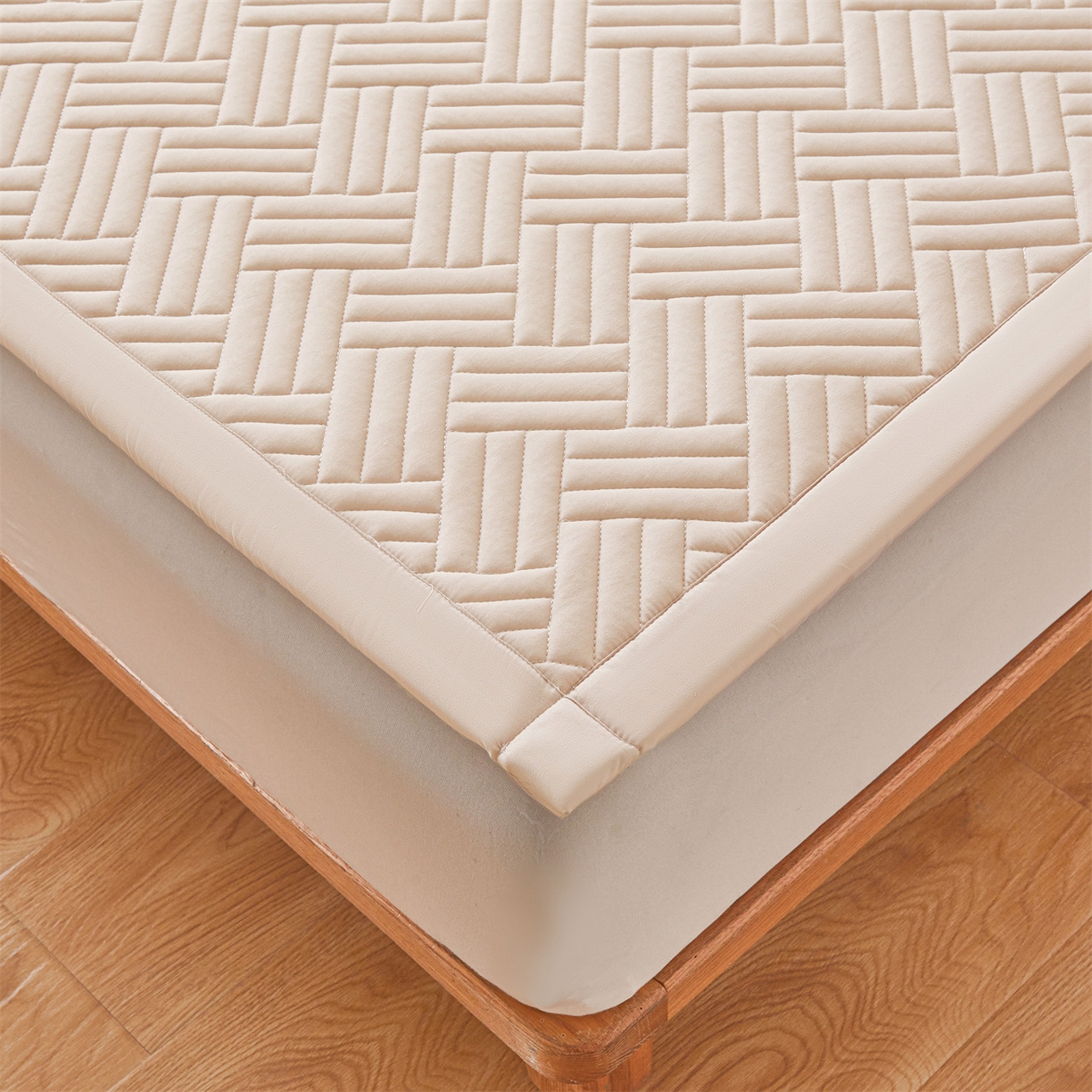 91家纺网 家纺一手货源 找家纺 雯豆家纺 2025新品四季款加厚床褥垫子床垫保护垫四季通用 摩登-奶咖