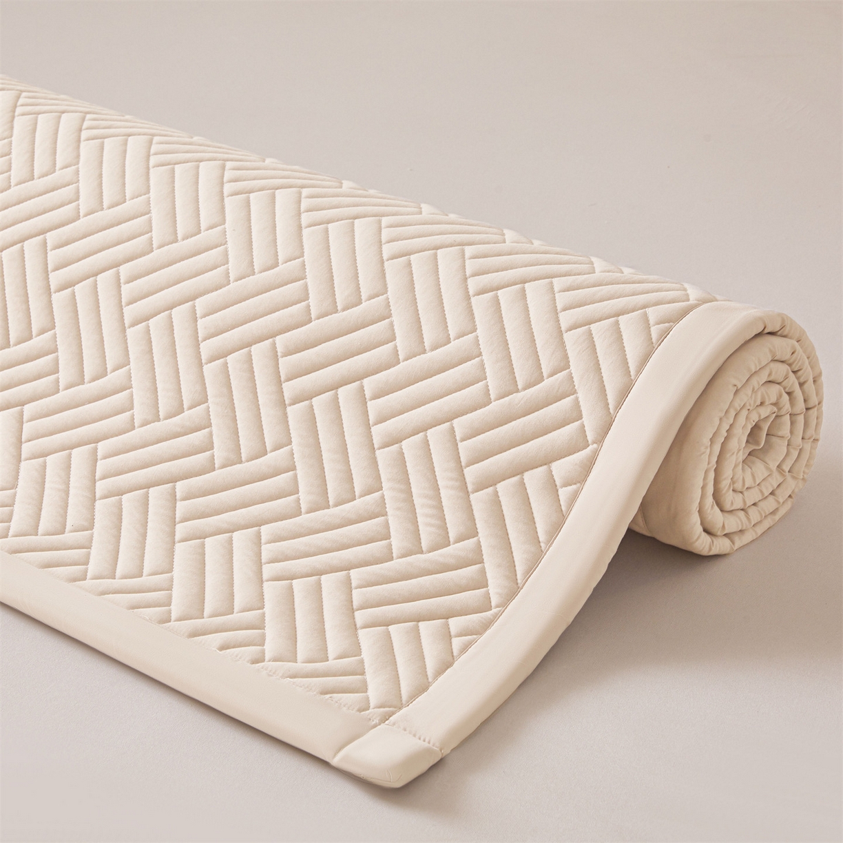 91家纺网 家纺一手货源 找家纺 雯豆家纺 2025新品四季款加厚床褥垫子床垫保护垫四季通用 摩登-奶咖