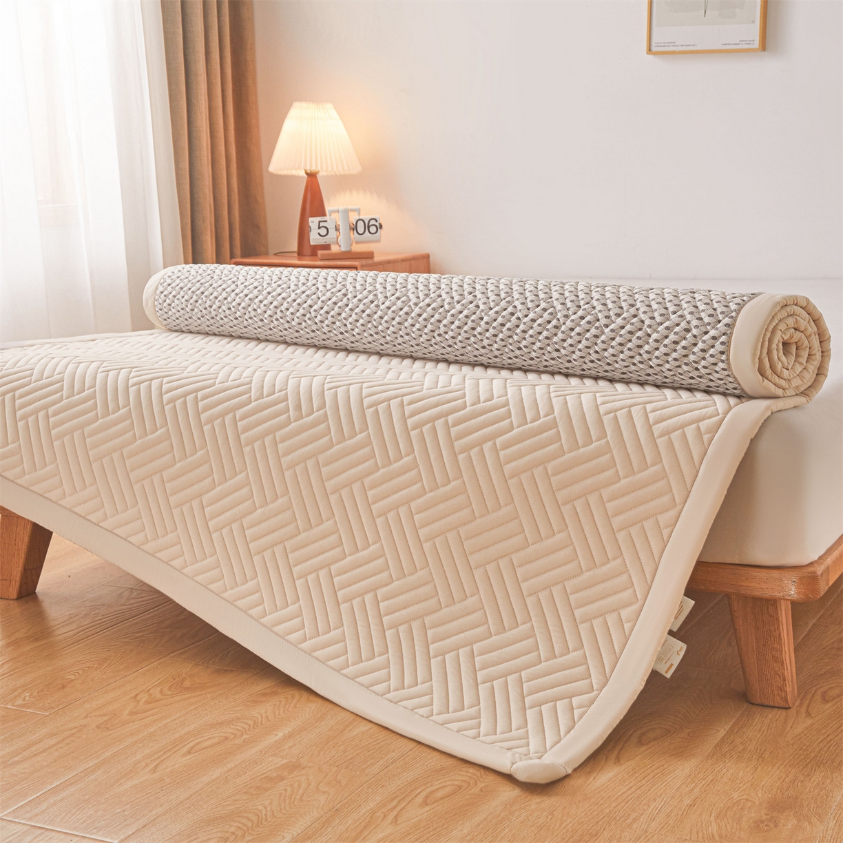 91家纺网 家纺一手货源 找家纺 雯豆家纺 2025新品四季款加厚床褥垫子床垫保护垫四季通用 摩登-奶咖