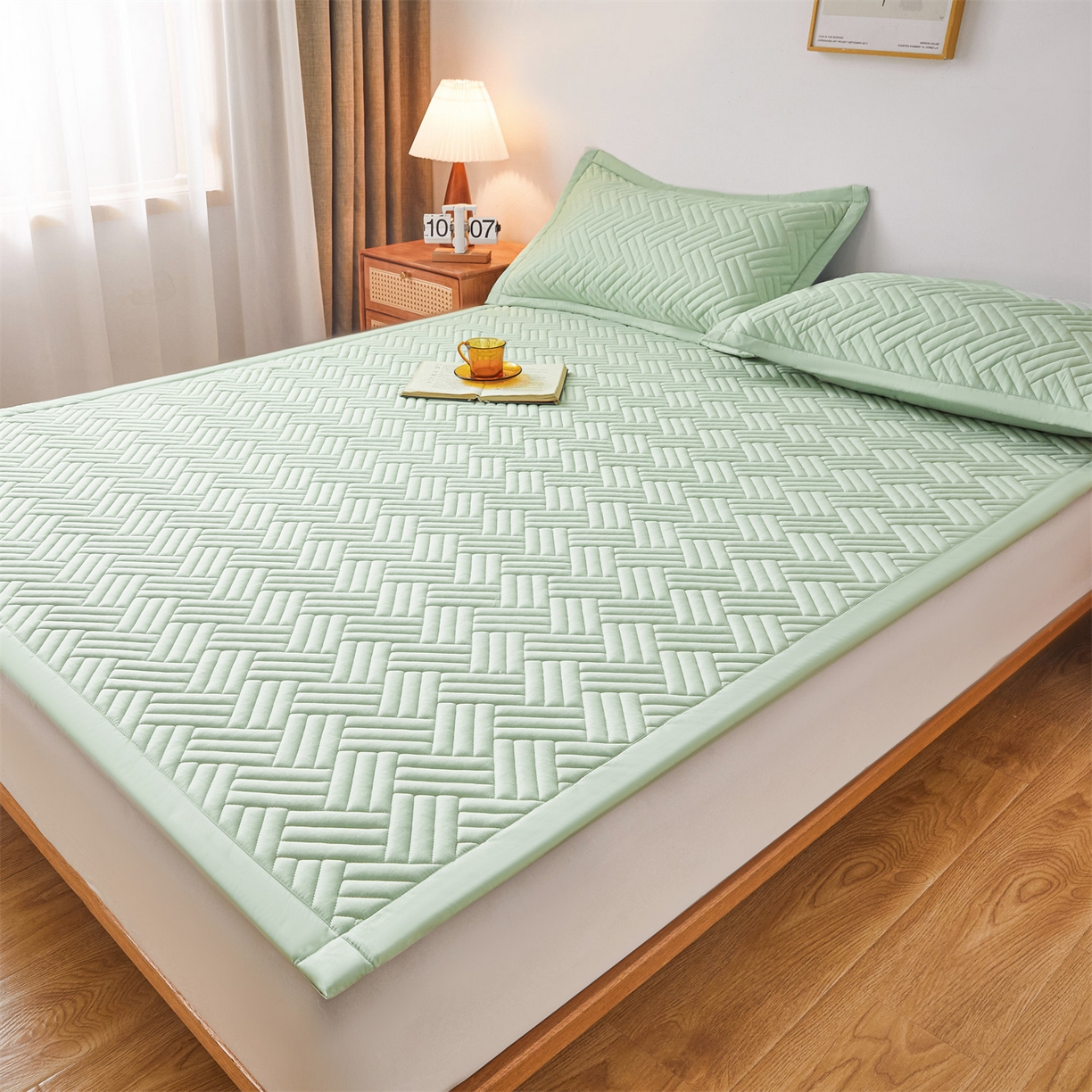 91家纺网 家纺一手货源 找家纺 雯豆家纺 2025新品四季款加厚床褥垫子床垫保护垫四季通用 摩登-清雅绿