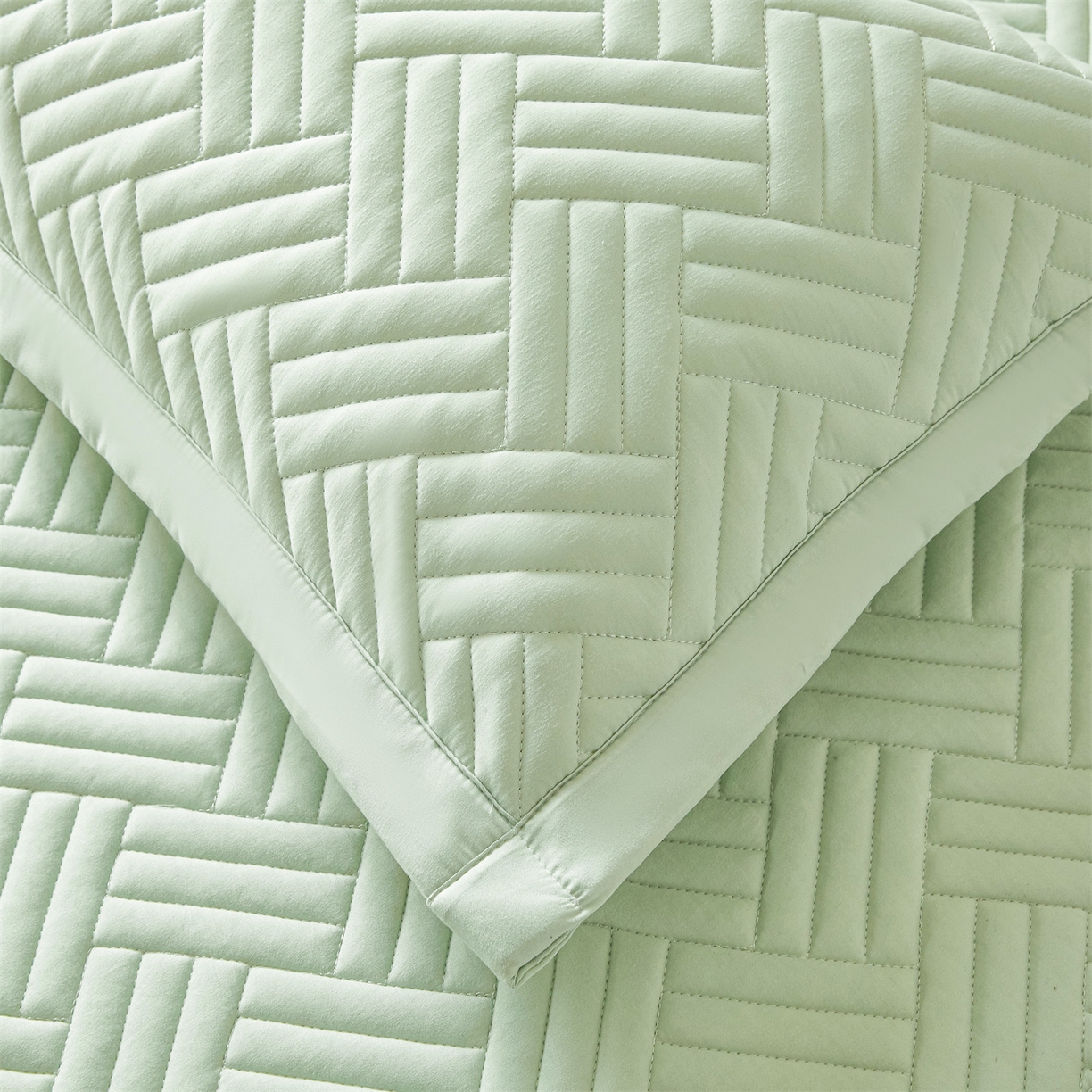 91家纺网 家纺一手货源 找家纺 雯豆家纺 2025新品四季款加厚床褥垫子床垫保护垫四季通用 摩登-清雅绿