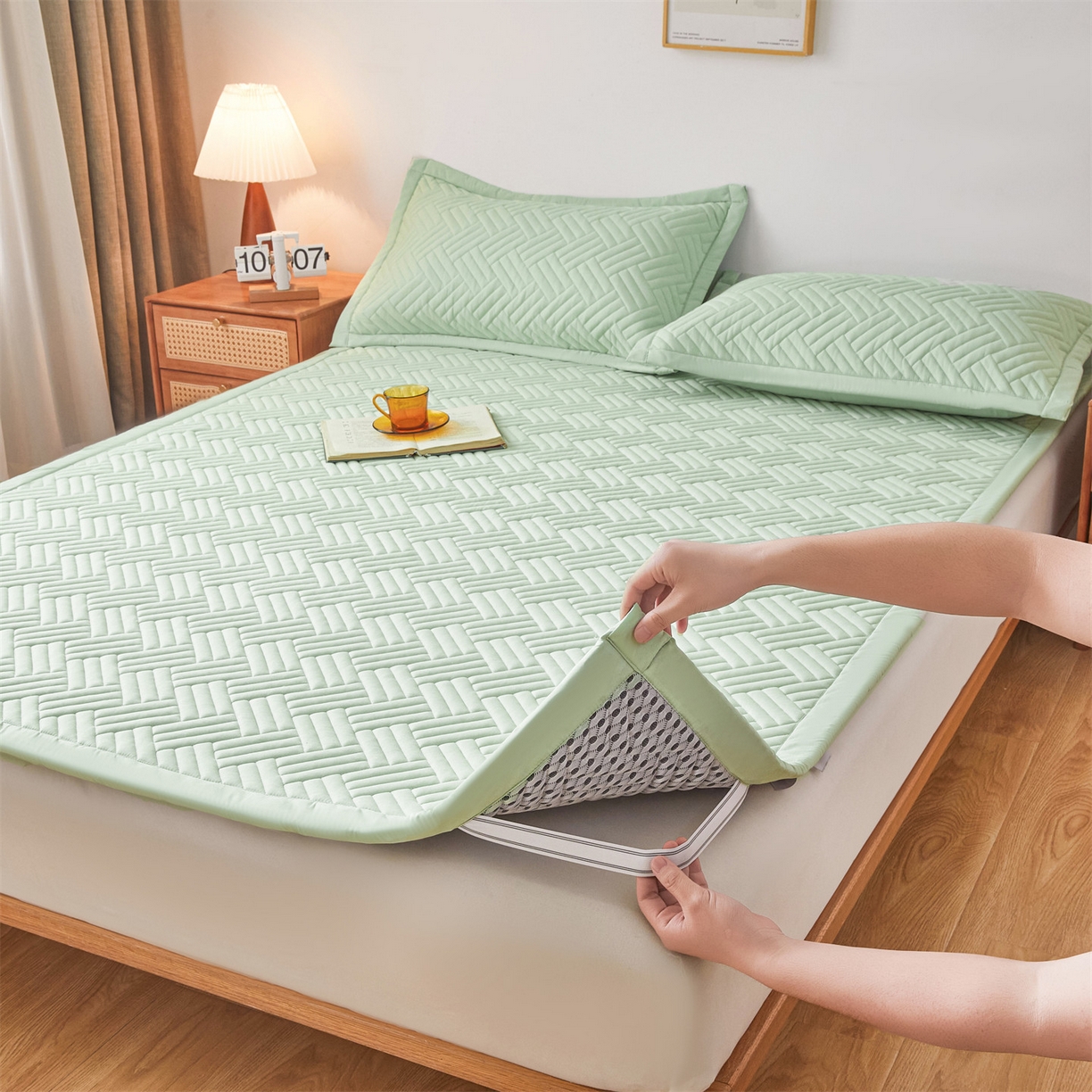 91家纺网 家纺一手货源 找家纺 雯豆家纺 2025新品四季款加厚床褥垫子床垫保护垫四季通用 摩登-清雅绿