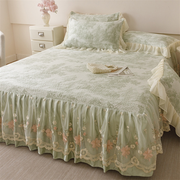 91家纺网 家纺一手货源 找家纺 好儿喜家纺 2025新款海洋丝凉感豆豆床裙凉席-巴黎玫瑰 挪威森林绿