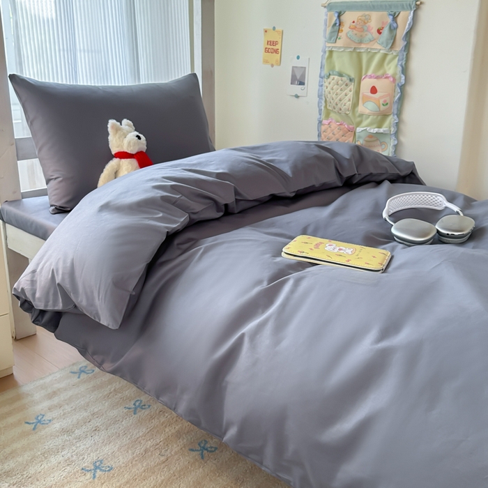 91家纺网 家纺一手货源 找家纺 简冠家纺 2025新款13372全棉纯色学生三件套 深灰