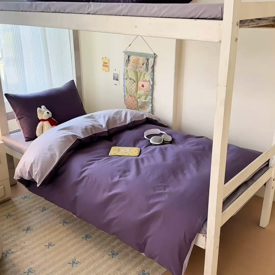 91家纺网 家纺一手货源 找家纺 简冠家纺 2025新款13372全棉纯色学生三件套 深紫+浅紫