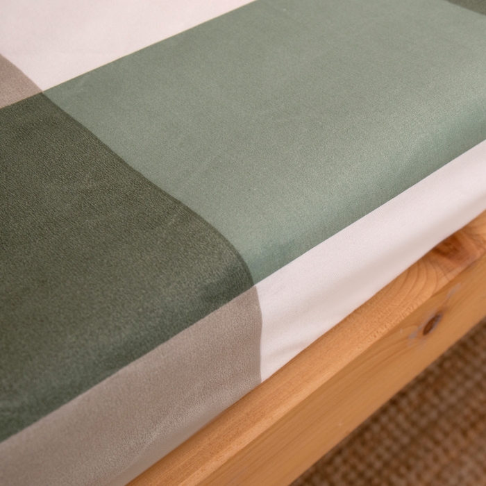 91家纺网 家纺一手货源 找家纺 暖季家纺2025新款无印风学生防水床笠 防水-绿灰格