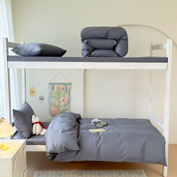 91家纺网 家纺一手货源 找家纺 简冠家纺 2025新款13372全棉纯色学生三件套 深灰