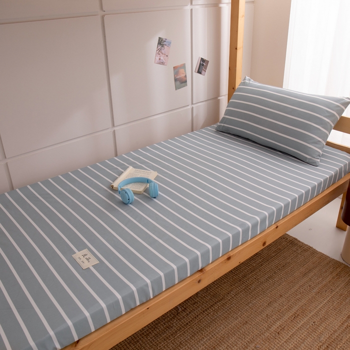 91家纺网 家纺一手货源 找家纺 暖季家纺2025新款无印风学生防水床笠 防水-蓝白细条纹