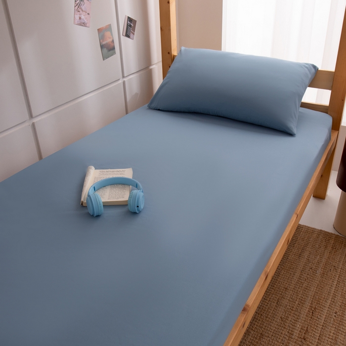 91家纺网 家纺一手货源 找家纺 暖季家纺2025新款无印风学生防水床笠 防水-海水蓝