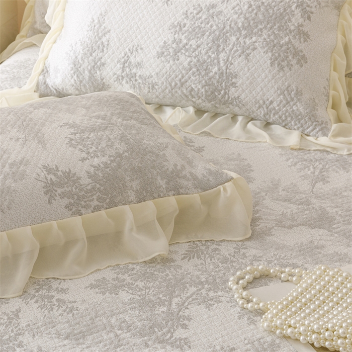 91家纺网 家纺一手货源 找家纺 好儿喜家纺 2025新款海洋丝凉感豆豆床裙凉席-巴黎玫瑰 挪威森林灰