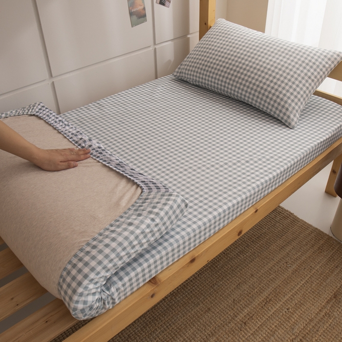 91家纺网 家纺一手货源 找家纺 暖季家纺2025新款无印风学生防水床笠 防水-宝蓝小格