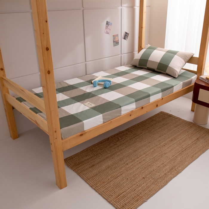 91家纺网 家纺一手货源 找家纺 暖季家纺2025新款无印风学生防水床笠 防水-绿灰格