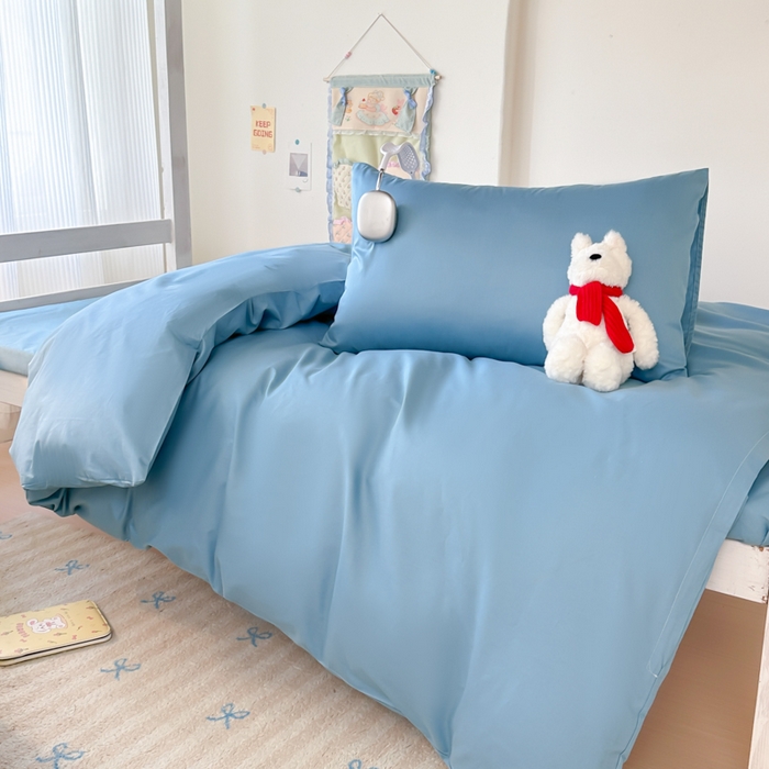 91家纺网 家纺一手货源 找家纺 简冠家纺 2025新款13372全棉纯色学生三件套 浅蓝