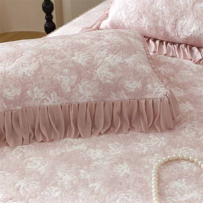 91家纺网 家纺一手货源 找家纺 好儿喜家纺 2025新款海洋丝凉感豆豆床裙凉席-缤纷玫瑰 缤纷玫瑰-粉