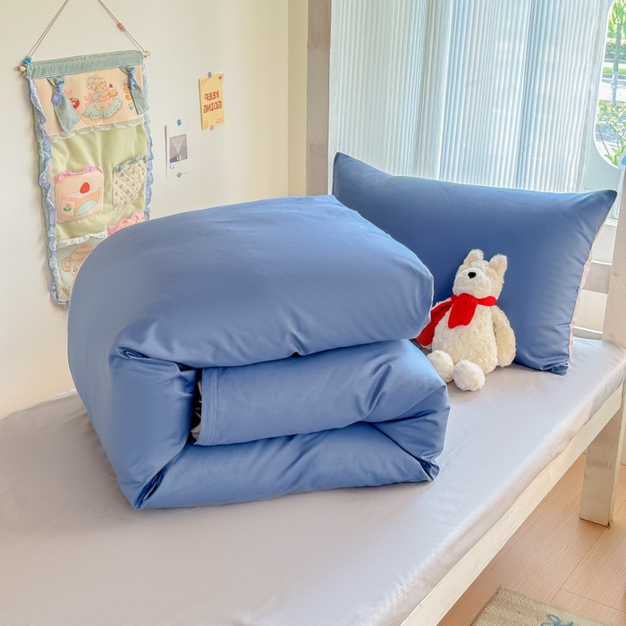 91家纺网 家纺一手货源 找家纺 简冠家纺 2025新款13372全棉纯色学生三件套 蓝+灰