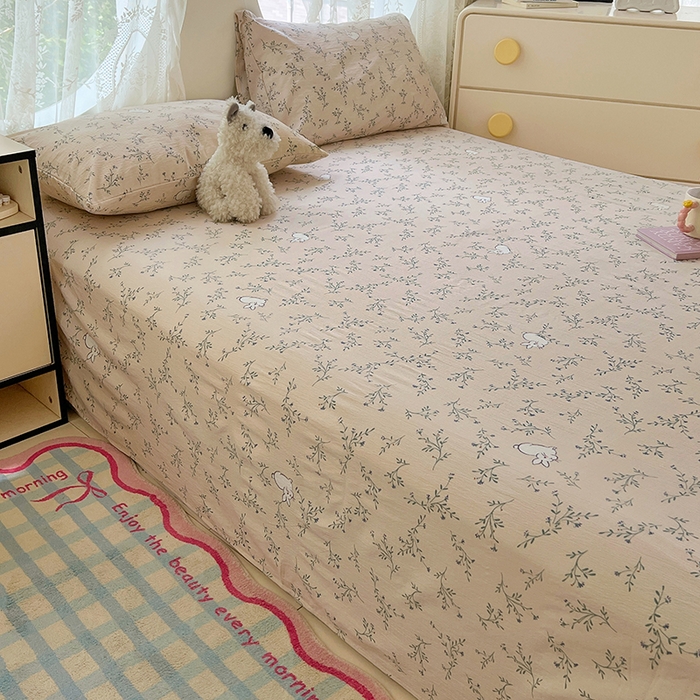 91家纺网 家纺一手货源 找家纺 彩韵家纺 2025新款印花木m双层纱床单系列 木m双层纱-兔悦花草