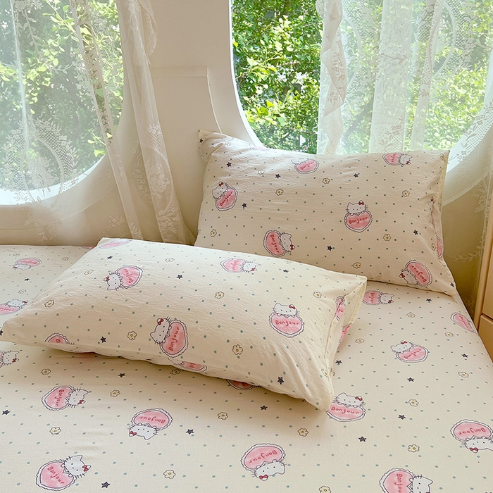 91家纺网 家纺一手货源 找家纺 彩韵家纺 2025新款印花木m双层纱床单系列 木m双层纱-萌球喵喵