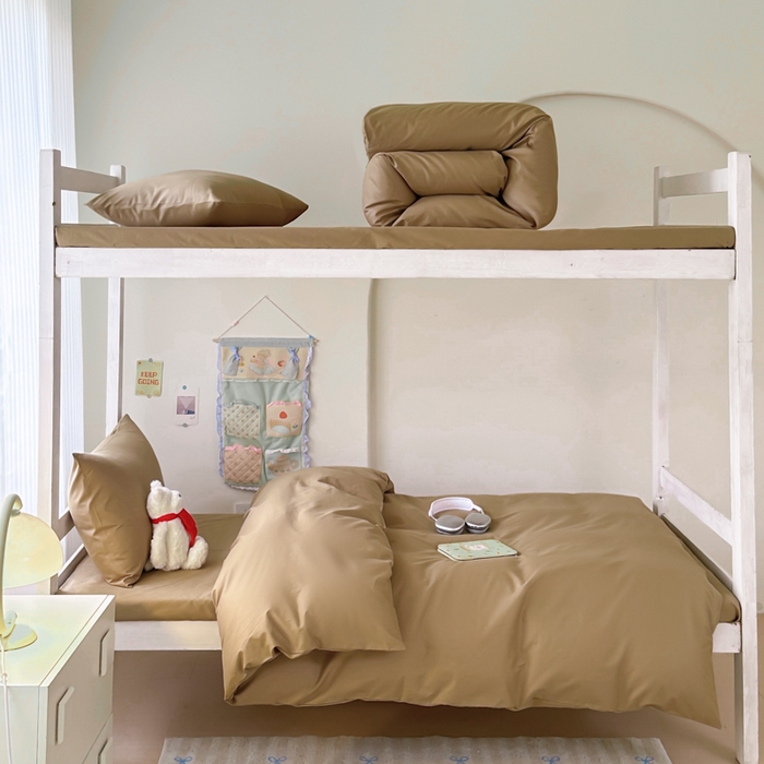 91家纺网 家纺一手货源 找家纺 简冠家纺 2025新款13372全棉纯色学生三件套 卡其