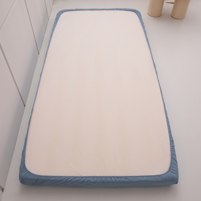 91家纺网 家纺一手货源 找家纺 暖季家纺2025新款无印风学生防水床笠 防水-海水蓝