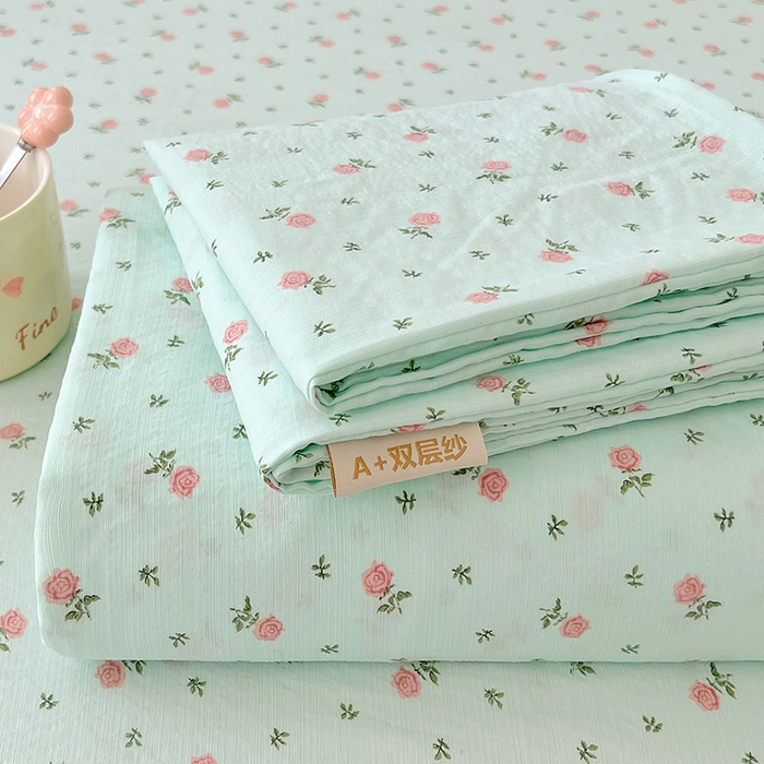 91家纺网 家纺一手货源 找家纺 卡迪熊家纺 2025新款印花木m双层纱床单系列 木m双层纱-芳香玫瑰