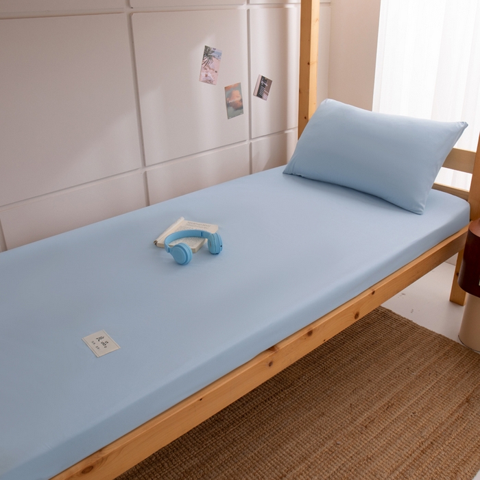 91家纺网 家纺一手货源 找家纺 暖季家纺2025新款无印风学生防水床笠 防水-晴朗蓝