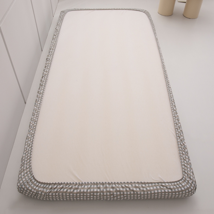 91家纺网 家纺一手货源 找家纺 暖季家纺2025新款无印风学生防水床笠 防水-果绿小格