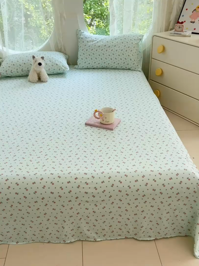 91家纺网 家纺一手货源 找家纺 卡迪熊家纺 2025新款印花木m双层纱床单系列 木m双层纱-芳香玫瑰