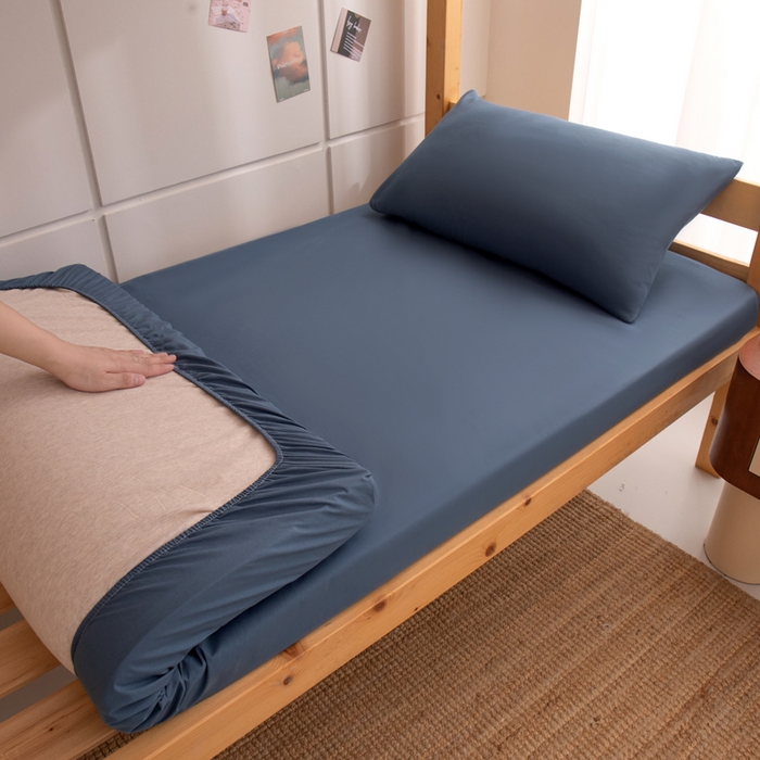 91家纺网 家纺一手货源 找家纺 暖季家纺2025新款无印风学生防水床笠 防水-黛蓝色
