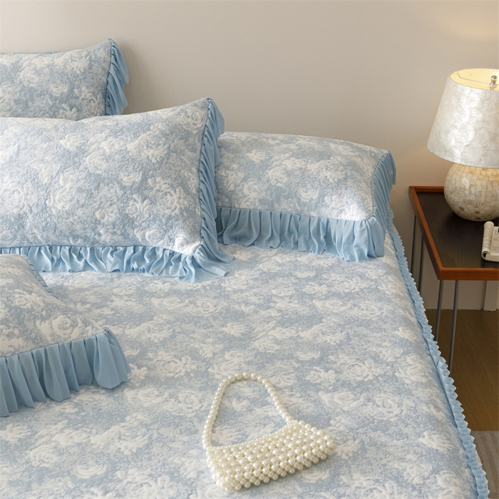 91家纺网 家纺一手货源 找家纺 好儿喜家纺 2025新款海洋丝凉感豆豆床裙凉席-缤纷玫瑰 缤纷玫瑰-蓝