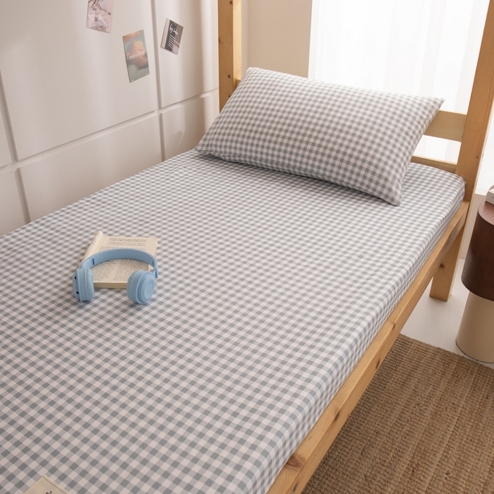 91家纺网 家纺一手货源 找家纺 暖季家纺2025新款无印风学生防水床笠 防水-宝蓝小格