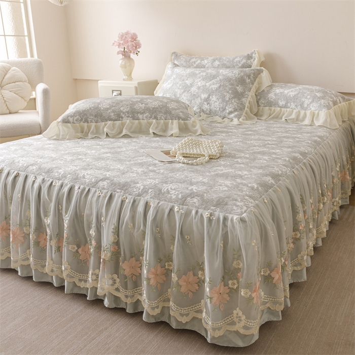 91家纺网 家纺一手货源 找家纺 好儿喜家纺 2025新款海洋丝凉感豆豆床裙凉席-巴黎玫瑰 巴黎玫瑰灰