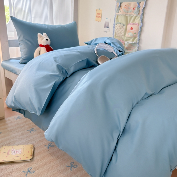 91家纺网 家纺一手货源 找家纺 简冠家纺 2025新款13372全棉纯色学生三件套 浅蓝
