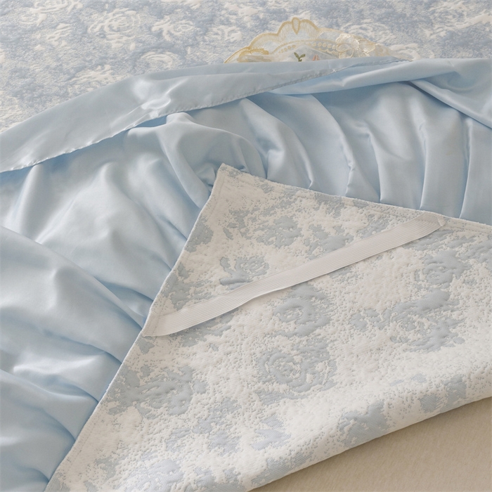 91家纺网 家纺一手货源 找家纺 好儿喜家纺 2025新款海洋丝凉感豆豆床裙凉席-巴黎玫瑰 巴黎玫瑰蓝