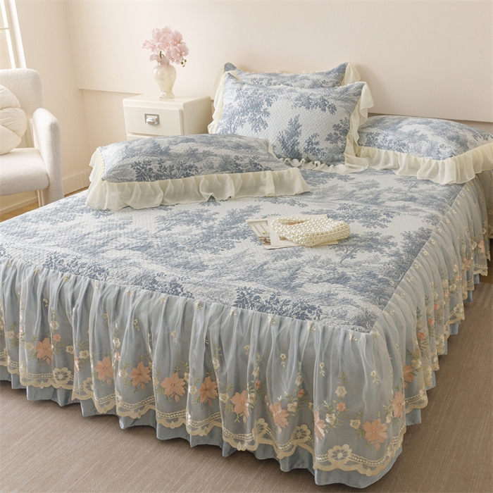 91家纺网 家纺一手货源 找家纺 好儿喜家纺 2025新款海洋丝凉感豆豆床裙凉席-巴黎玫瑰 挪威森林蓝