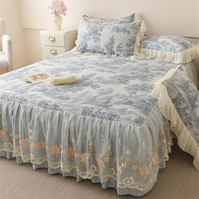 91家纺网 家纺一手货源 找家纺 好儿喜家纺 2025新款海洋丝凉感豆豆床裙凉席-巴黎玫瑰 挪威森林蓝