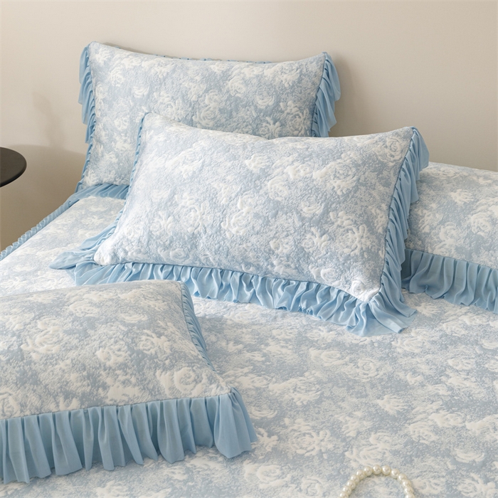 91家纺网 家纺一手货源 找家纺 （总）好儿喜家纺 2025新款海洋丝凉感豆豆床裙凉席-缤纷玫瑰