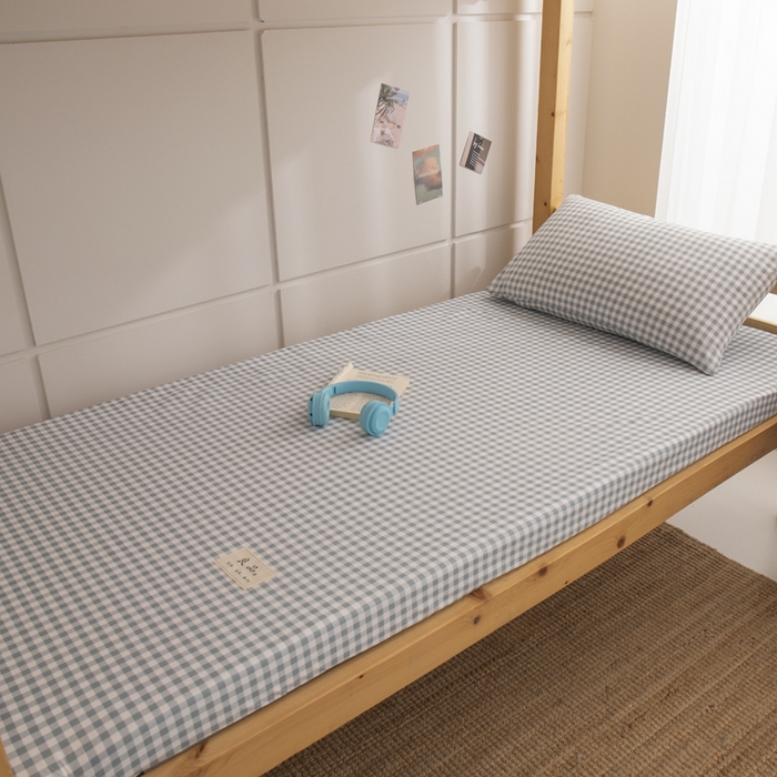 91家纺网 家纺一手货源 找家纺 暖季家纺2025新款无印风学生防水床笠 防水-宝蓝小格