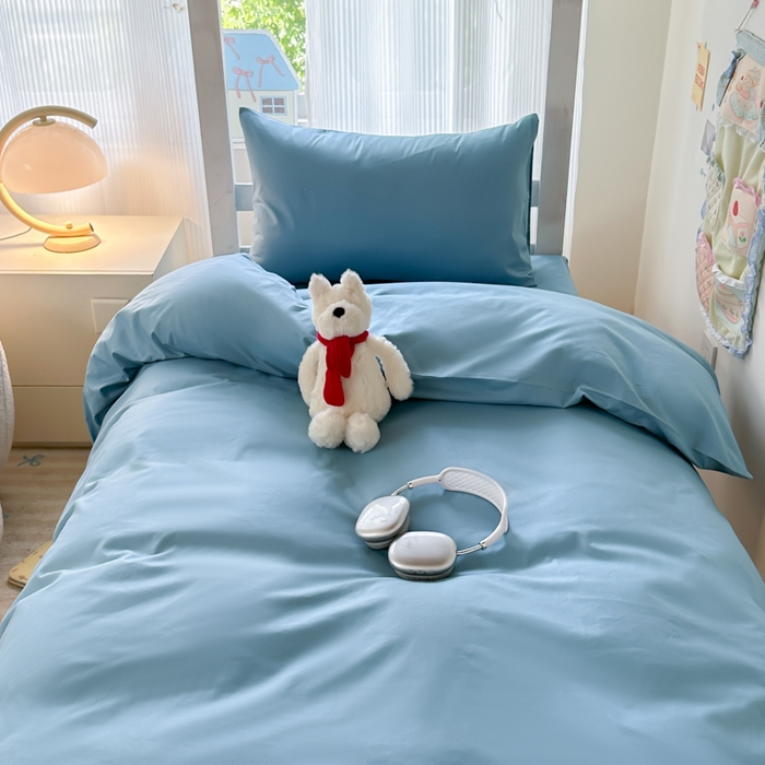 91家纺网 家纺一手货源 找家纺 简冠家纺 2025新款13372全棉纯色学生三件套 浅蓝