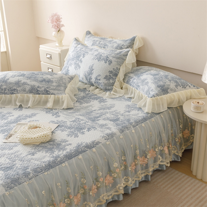 91家纺网 家纺一手货源 找家纺 好儿喜家纺 2025新款海洋丝凉感豆豆床裙凉席-巴黎玫瑰 挪威森林蓝