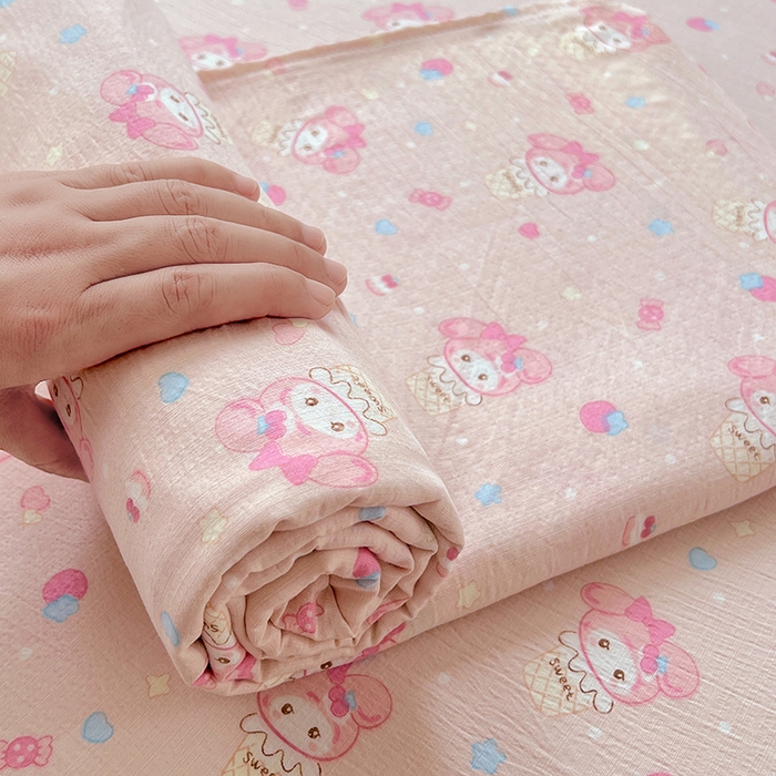 91家纺网 家纺一手货源 找家纺 卡迪熊家纺 2025新款印花木m双层纱床单系列 木m双层纱-马卡兔兔