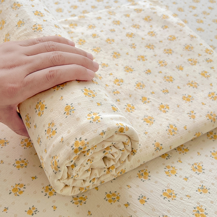 91家纺网 家纺一手货源 找家纺 彩韵家纺 2025新款印花木m双层纱床单系列 木m双层纱-幽梦玫瑰