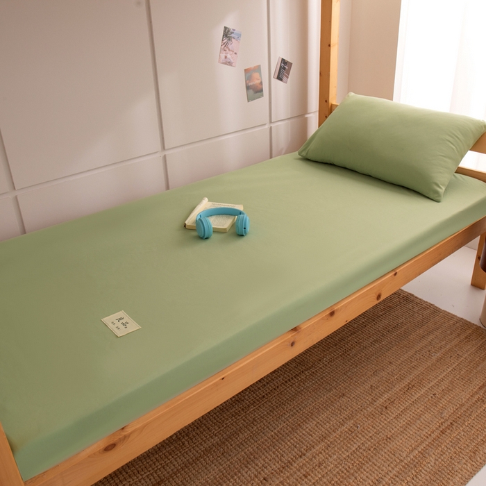 91家纺网 家纺一手货源 找家纺 暖季家纺2025新款无印风学生防水床笠 防水-青草绿