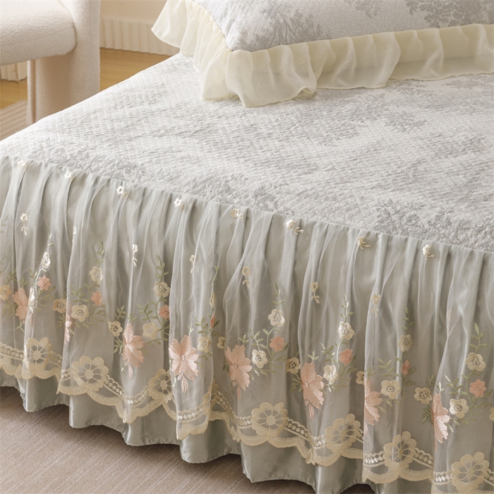 91家纺网 家纺一手货源 找家纺 好儿喜家纺 2025新款海洋丝凉感豆豆床裙凉席-巴黎玫瑰 挪威森林灰