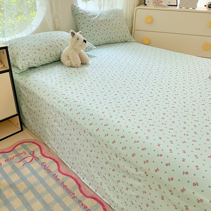 91家纺网 家纺一手货源 找家纺 卡迪熊家纺 2025新款印花木m双层纱床单系列 木m双层纱-芳香玫瑰