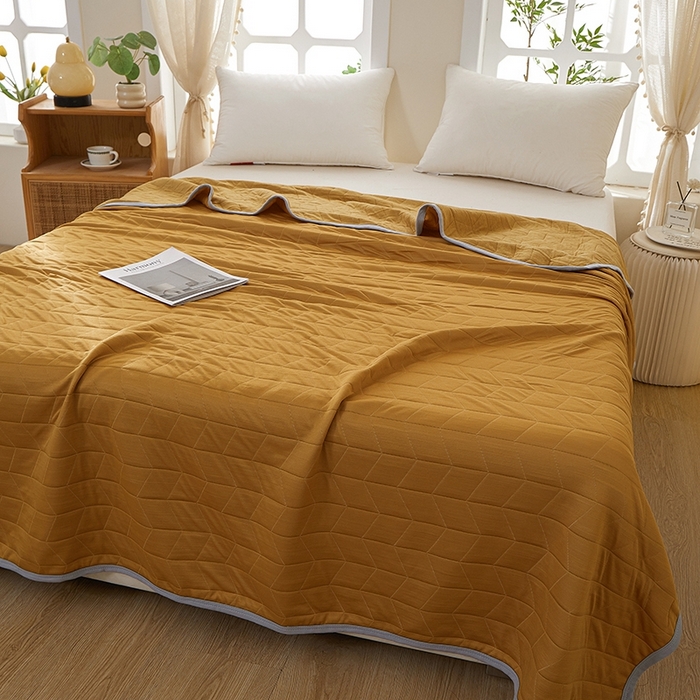 91家纺网 家纺一手货源 找家纺 梦斋家纺 2025新款纯色针织夏被被子被芯 姜黄